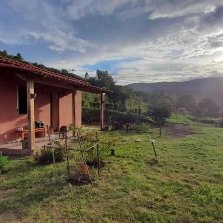 Vila Sincorá - Chalé para 4 pessoas com cozinha a 1 km da Cachoeira do Buracão Villa Ibicoara Esterno foto